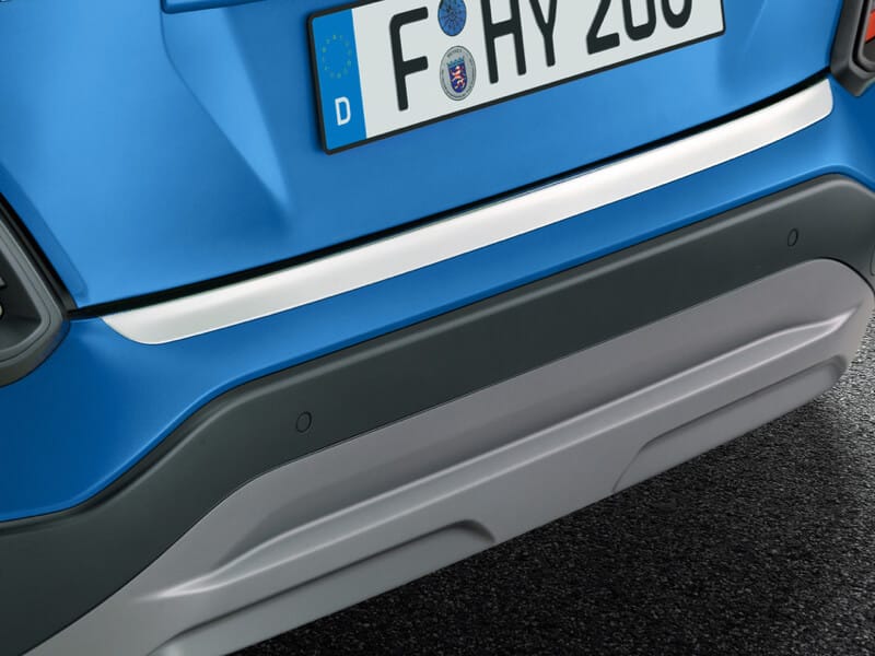 Hyundai_Kona_Accessories_Rear_bumper_trim_line_chrome_800x600.jpg