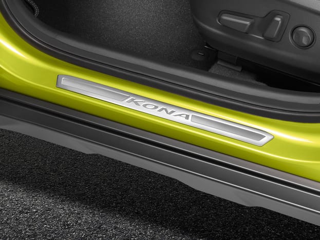 Hyundai_Accessories_Kona_Entry_guards_623x468.jpg