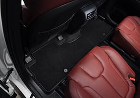 HyundaiAccessories_Palisade_LX2_carpet-floor-mats-3-rows-black-stitching-7-seater_01_285x200.jpg