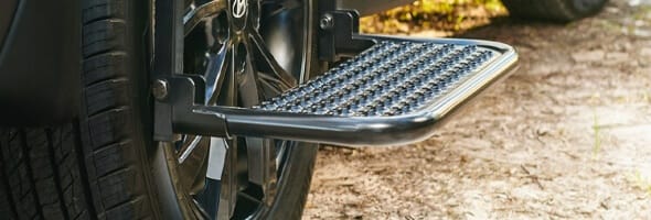 Hyundai_Accessories_Rear-wheel-side-step_590x200.jpg
