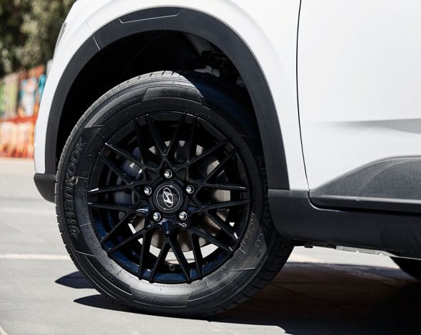 Hyundai_Venue_Alloys_2_590x470.jpg