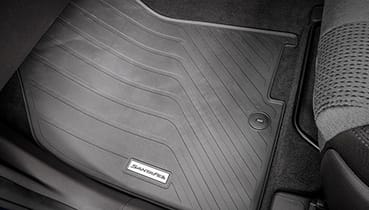 SantaFe_accessories_Rubberfloormat_369x210.jpg