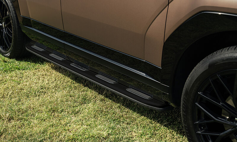 HYUNDAI_ACCESSORIES_SANTA_FE_MX5_Integrated_Side_Steps_Black_800x480.jpg