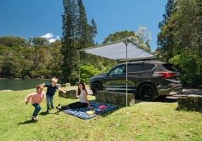 Hyundai_Accessories_Santa-Fe_Side-Awning-and-Talent_287x200.jpg