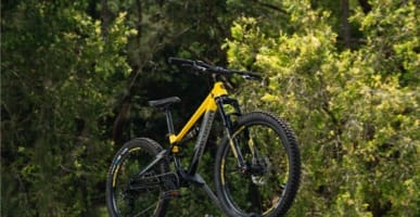 Hyundai_Accessories_Santa-Fe_Bike-Carrier-1_387x200.jpg