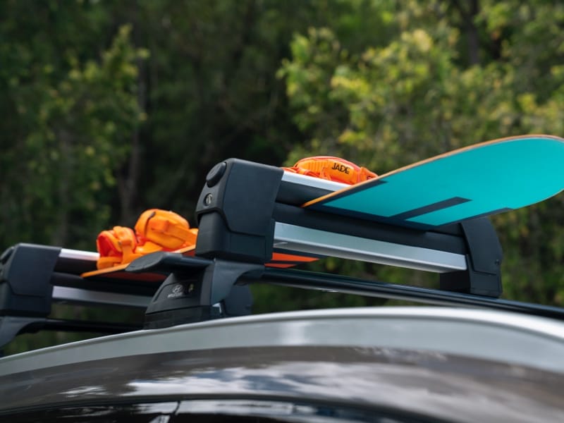 Hyundai_Accessories_Santa-Fe_Ski-and-Snowboard-Carrier-2_800x600.jpg