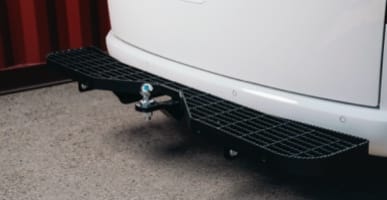 Hyundai_Accessories_STARIA-LOAD_StariaLoad-RearTechnicianStep1_387x200.jpg