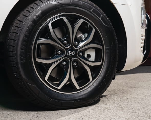 Hyundai_Accessories_STARIA-LOAD_17-inch-Pocheon-Alloy-Wheel-Machine-Face_590x470.jpg