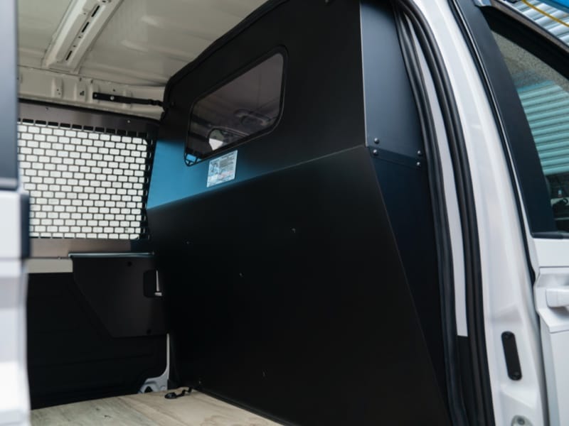 Hyundai_Accessories_STARIA-LOAD_Cargo-Partition_800x600.jpg