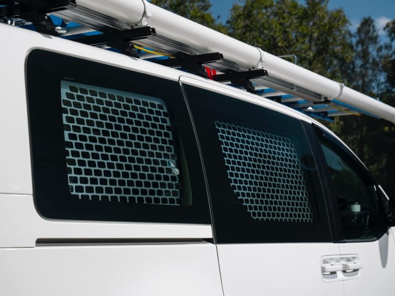 Hyundai_Accessories_STARIA-LOAD_Secuity-Window-Mesh_800x600.jpg