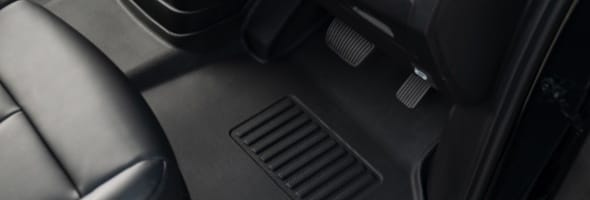 Hyundai_Accessories_Staria-People-Mover_Floor-Mats-1_590x200.jpg