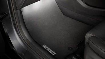 Tucson-MY18-Accessories_Interior-lighting-front_369x210.jpg