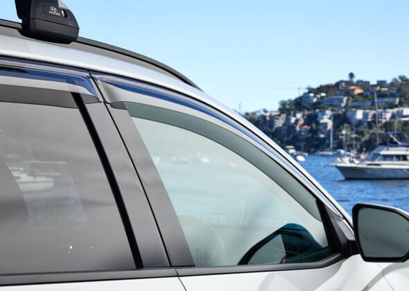 Hyundai_Tucson_NX4_Accessories_Stylevisors_590x420.jpg