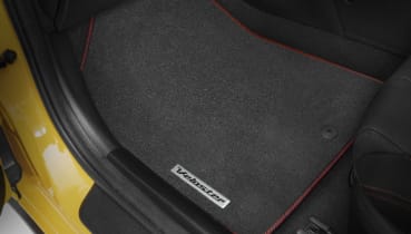 Hyundai_Veloster_Accessories_Floormats_red_369x210.jpg