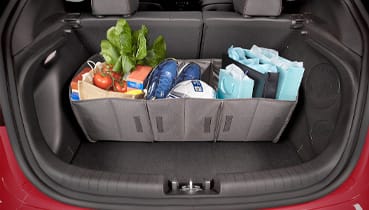 Hyundai_Veloster_accessories_CargoOrganiser_igniteflame_369x210.jpg