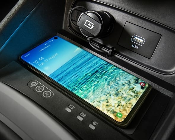 Hyundai_Venue_Wireless_Charger_590x470.jpg