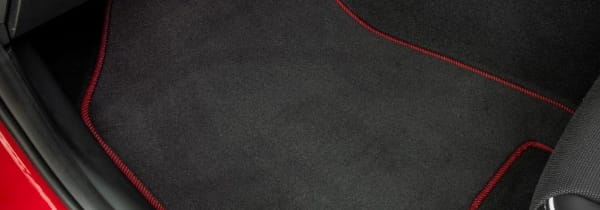 Hyundai_venue_accessories_floormat_red_600x210.jpg