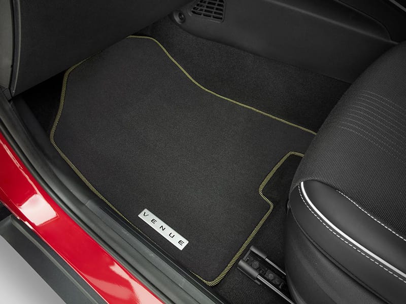 Hyundai_Venue_Accessories_floormat_yellow_800x600.jpg
