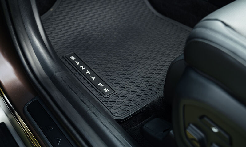 HYUNDAI_ACCESSORIES_SANTA_FE_MX5_Tailored_Rubber_Mats_800x480.jpg