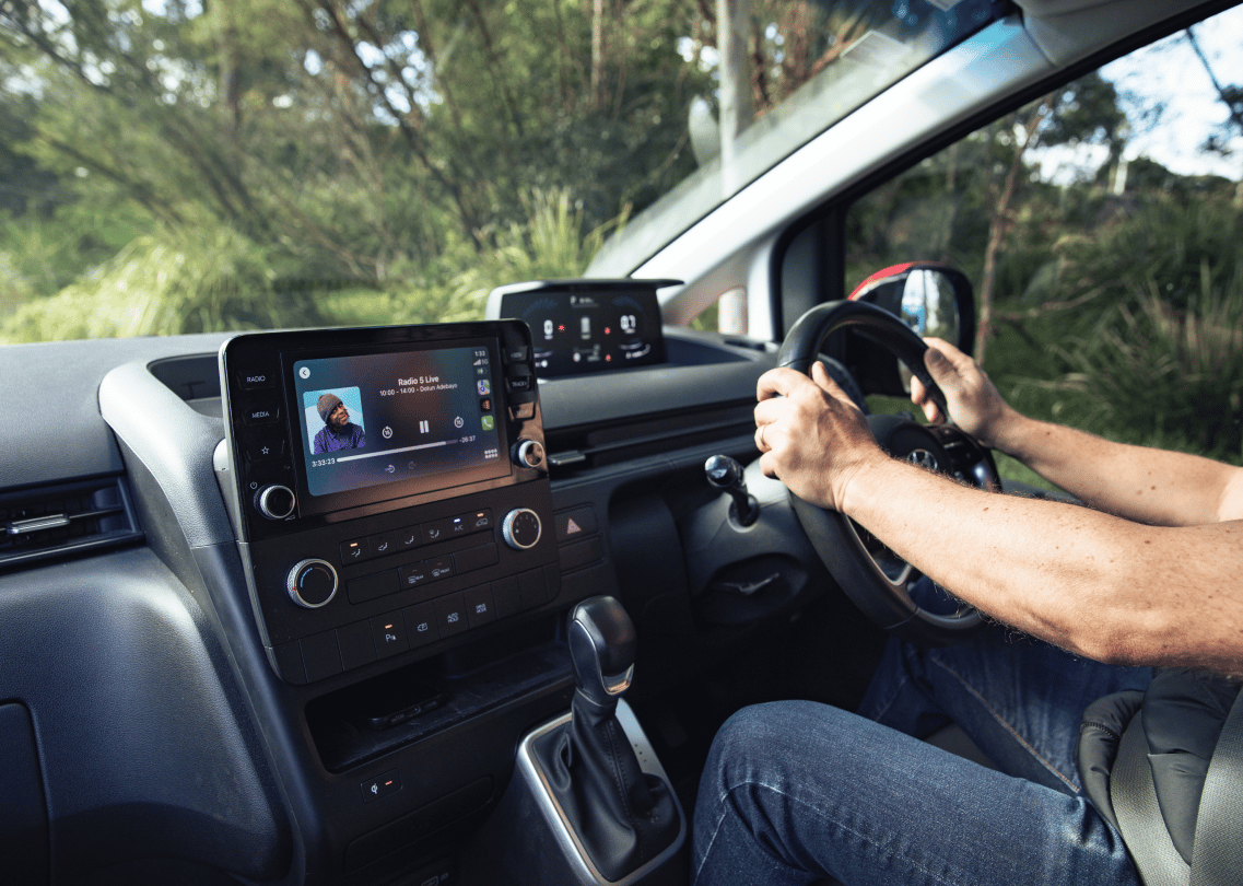 Smart cabin for sharper driving.