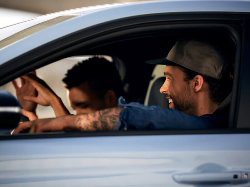 hyundai_7_key_benefits_driving_man_800x600.jpg