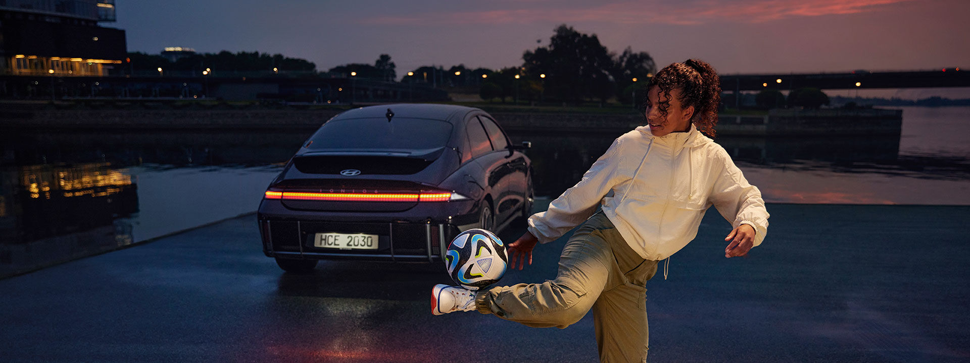Hyundai-Motor-X-FIFA-WWC-2023_Freestyle-Football_1920x720.jpg