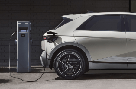 Cargador e instalación de regalo.