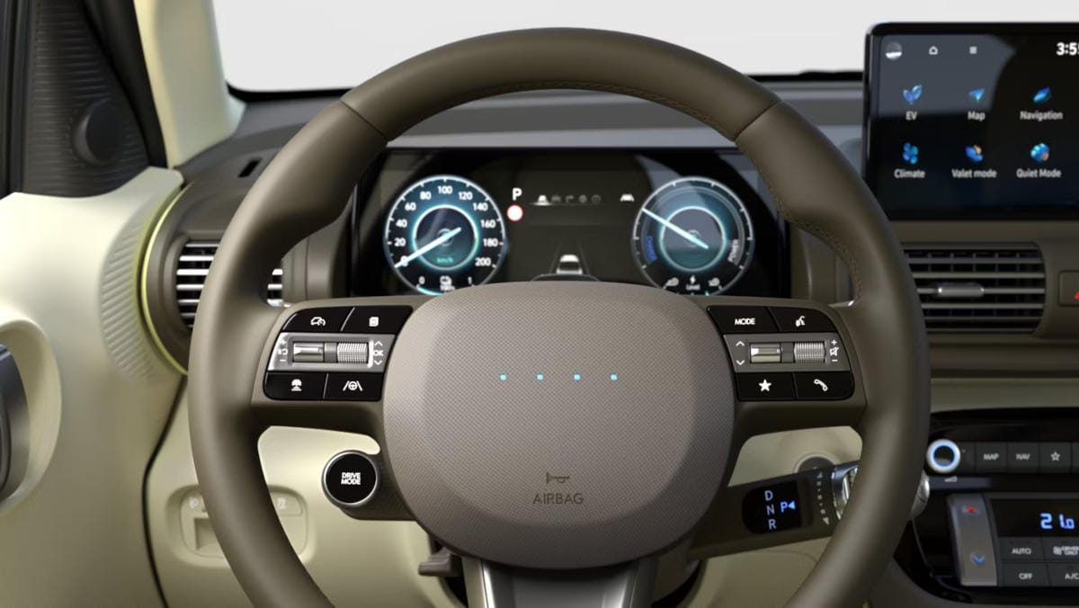 Detalle del volante de alta gama del nuevo compacto coche eléctrico Hyundai INSTER.