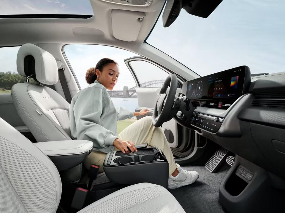 Apple CarPlay™ y Android Auto™.