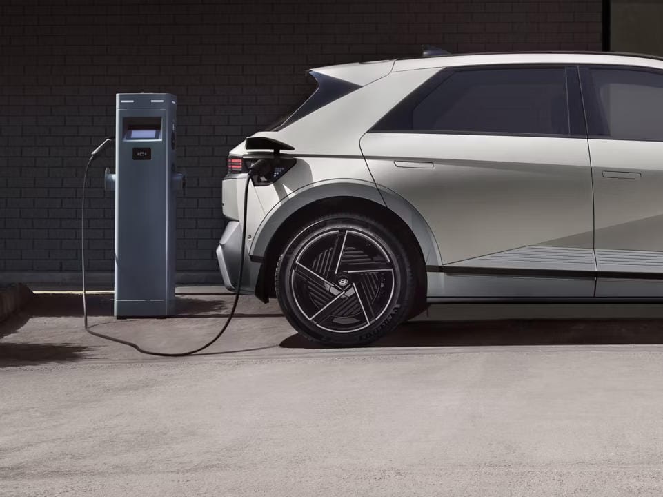 Tecnología de 400V y 800V.