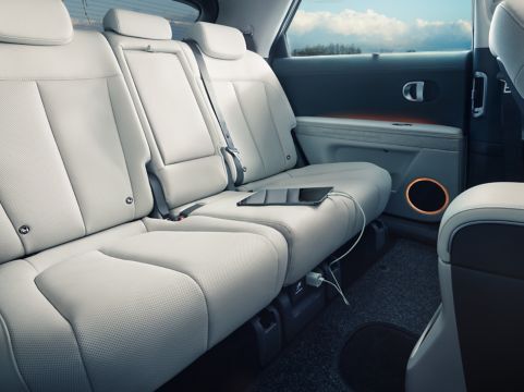 Carga tus dispositivos electrónicos con tu coche.