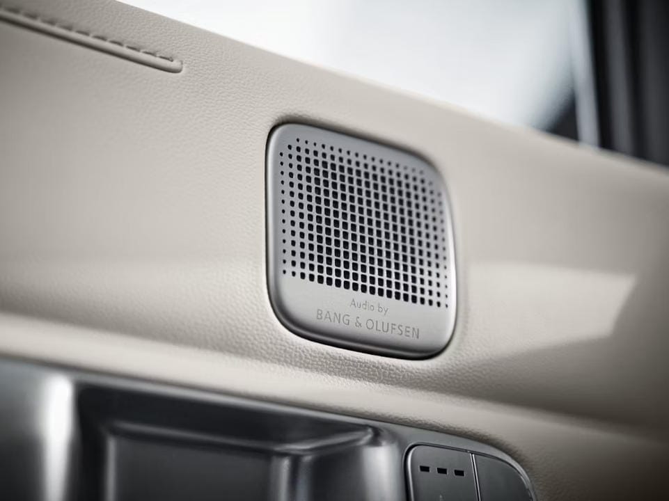 Sistema de sonido premium Bang & Olufsen.