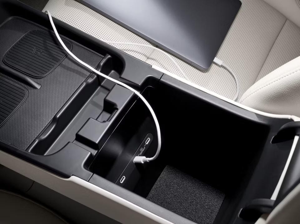 Carga inalámbrica para teléfonos y USB-C.