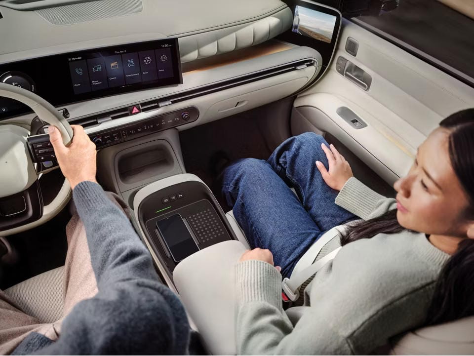 Apple CarPlay™ y Android Auto™.