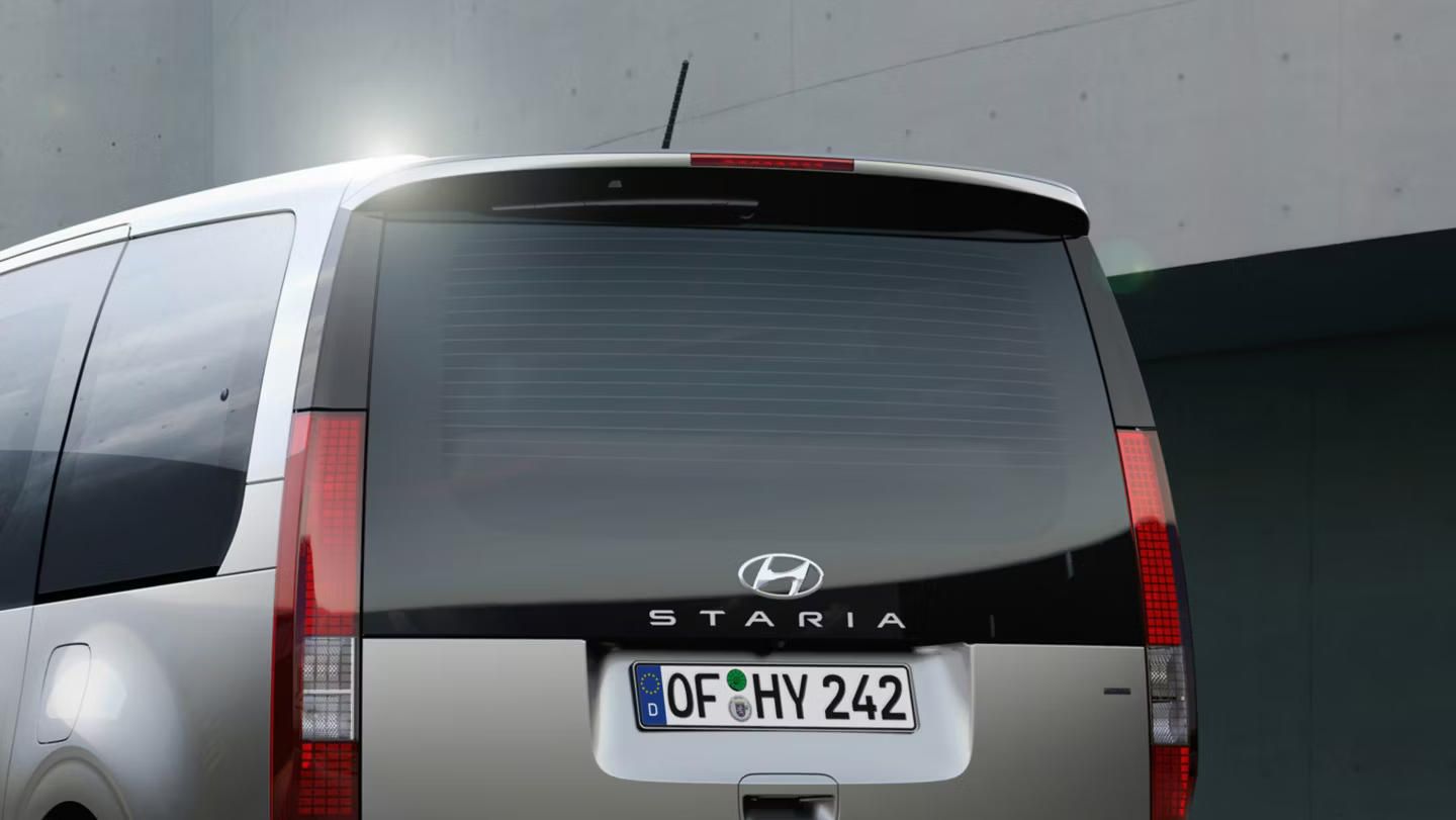 Limpiaparabrisas trasero oculto.