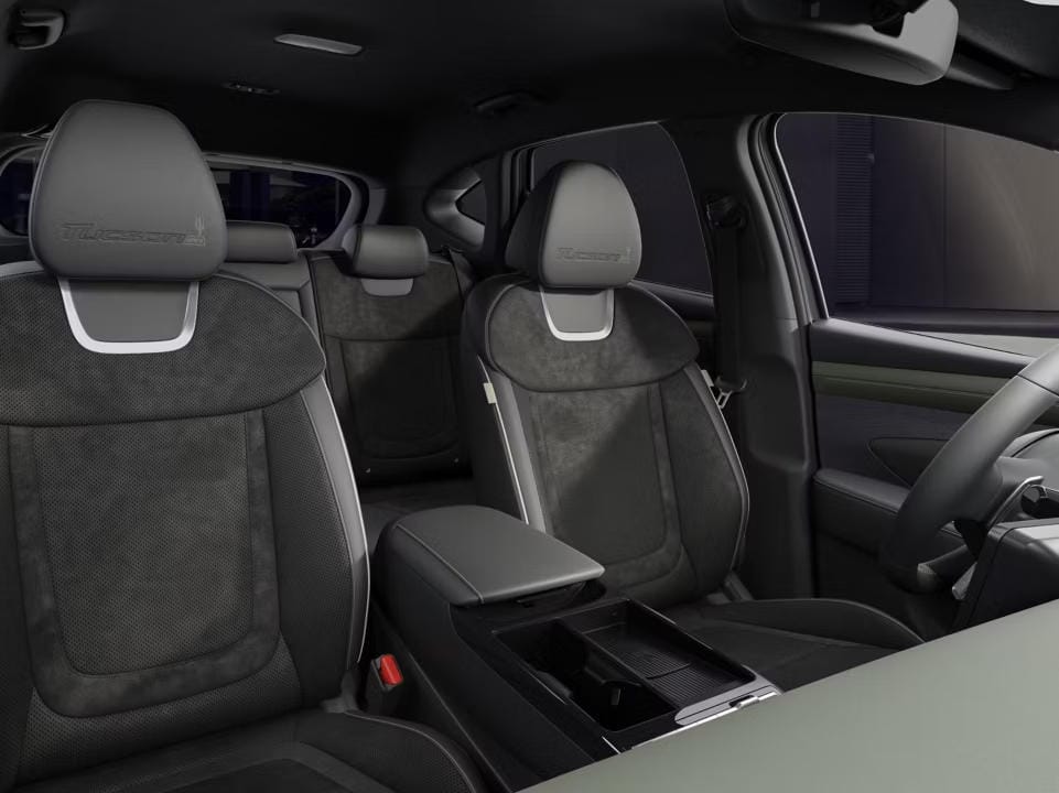 Asientos y reposacabeza exclusivos.