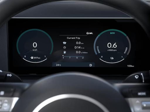 El cuadro de instrumentos digital de 12,3” muestra la velocidad y la información del sistema del Hyundai TUCSON. 