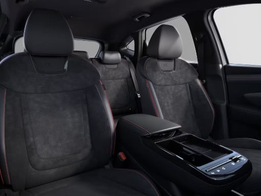 Los asientos negros deportivos N Line del Hyundai TUCSON. 