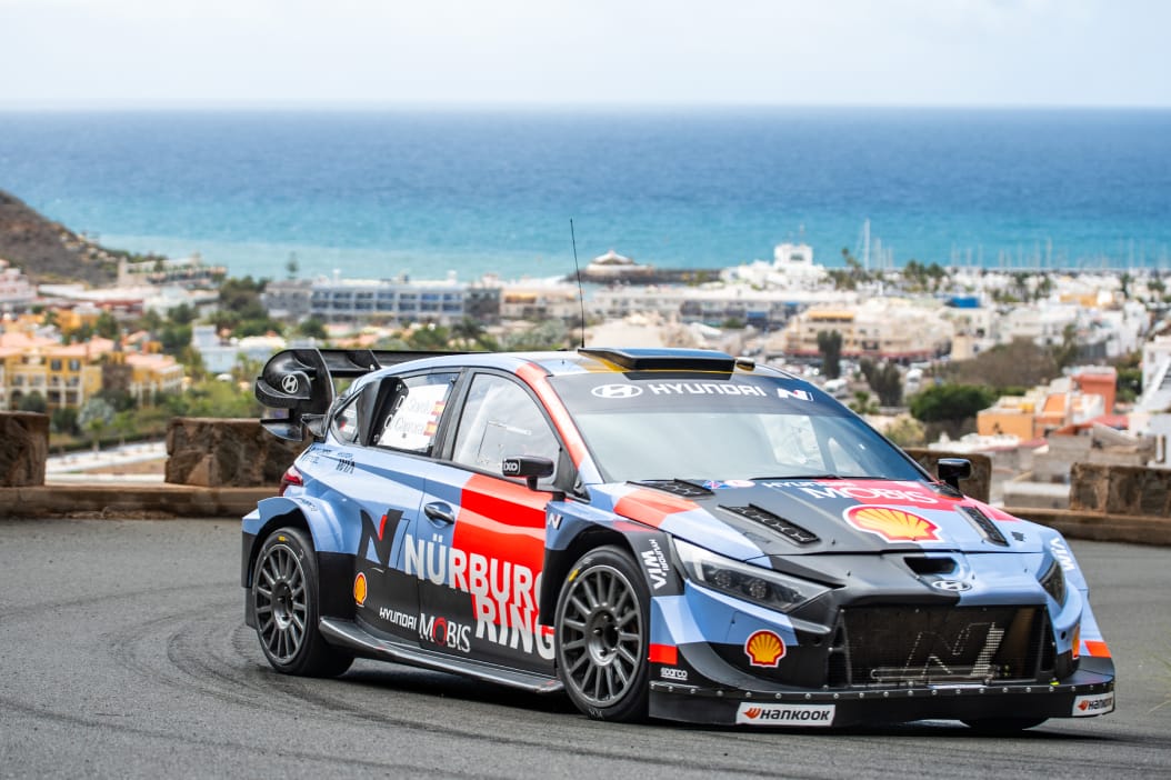 Hyundai Canarias acerca la emoción del WRC con una experiencia única de codriving junto a Dani Sordo