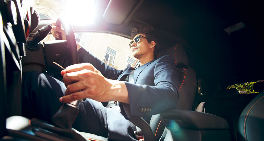 build-a-car-landing-big-content-interior-left-sideview