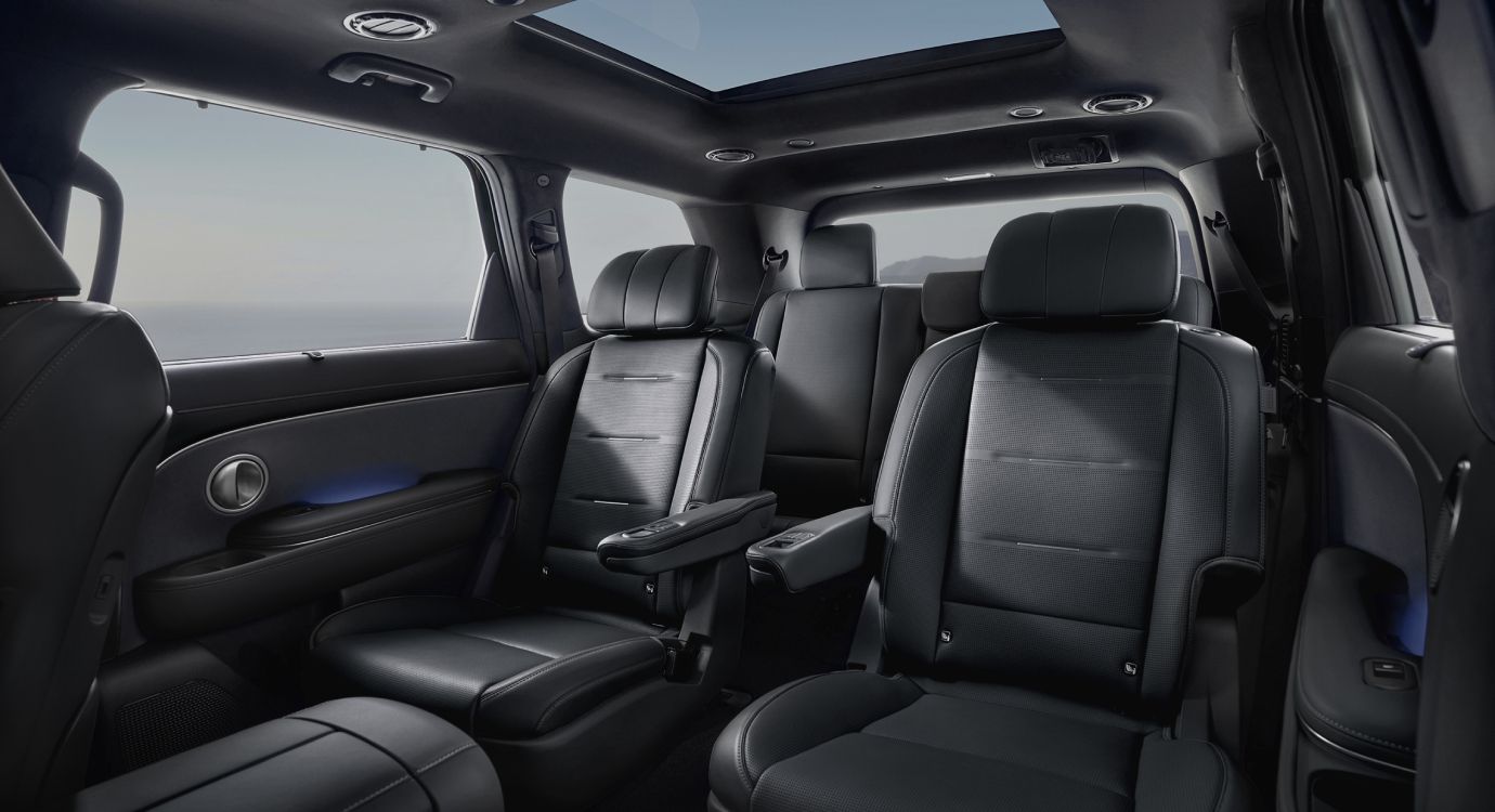 7 seater with Captain Seat