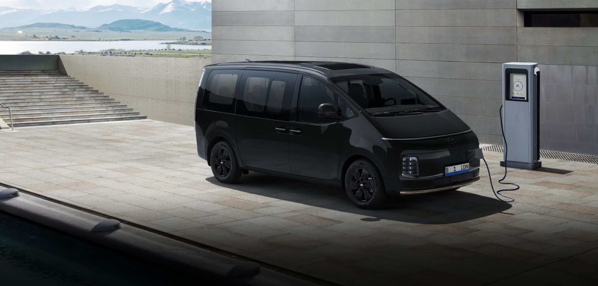 the new staria performance with electric engine