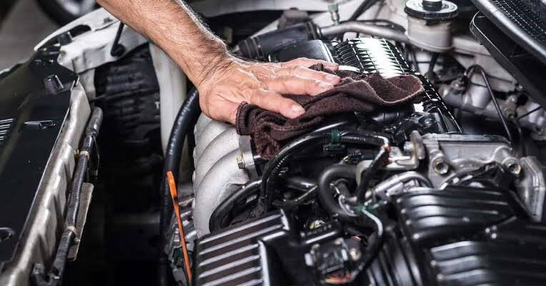 Apakah Cuci Mesin Mobil Berbahaya? Kenali Lebih Lanjut di Sini!