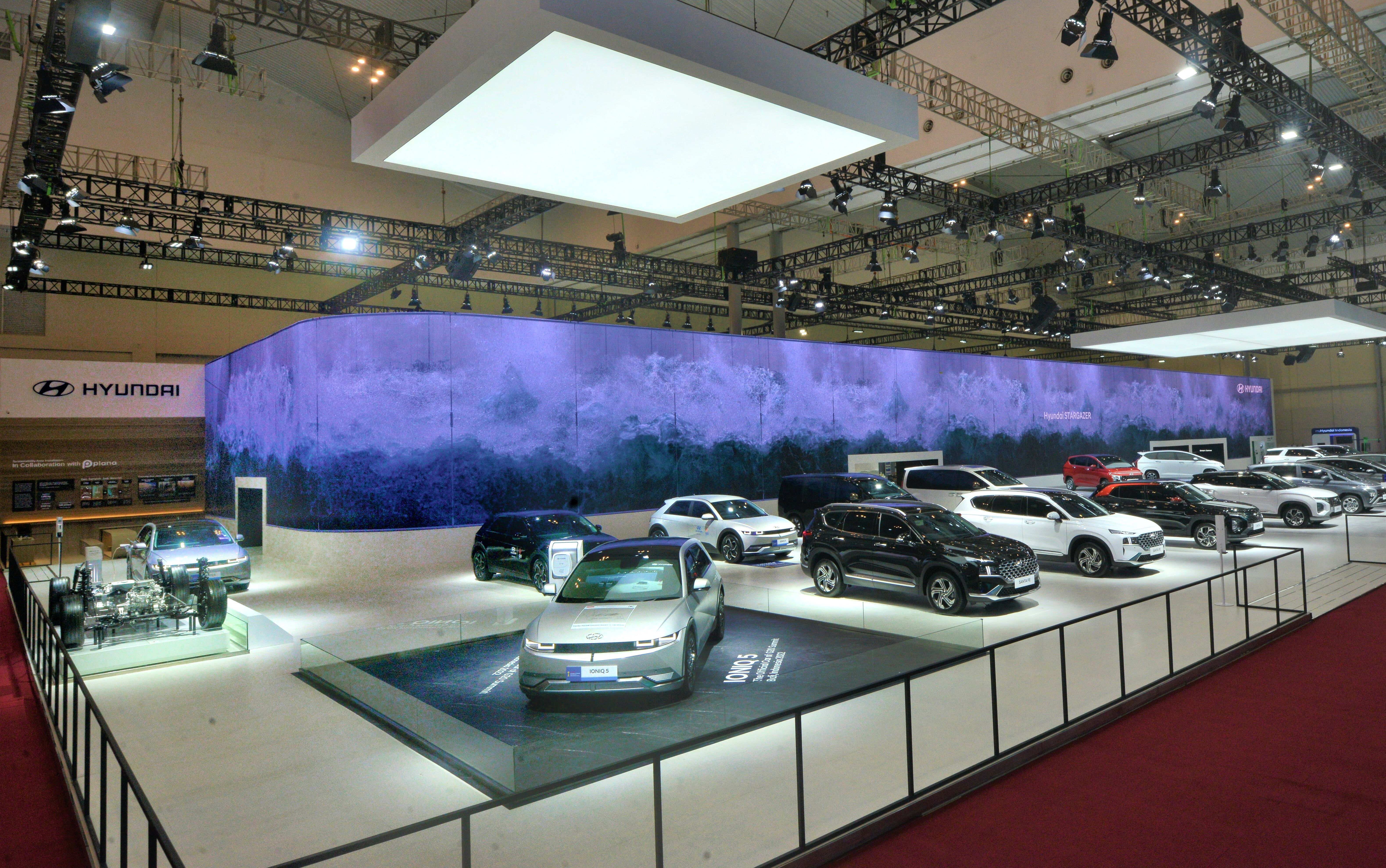 Brand Vision of Hyundai Represented through 504 m2 Inspirational Media Wall LED at GIIAS 2022