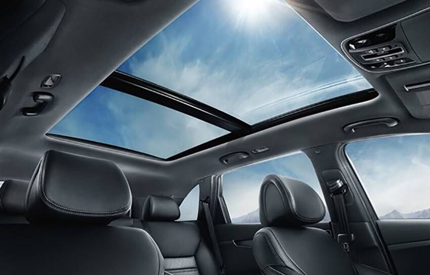 Ini Dia Perbedaan Sunroof, Moonroof dan Panorama Roof