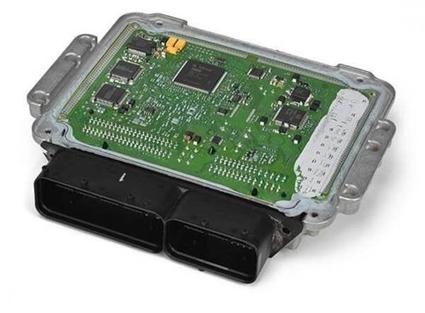 Perbedaan Cara Perawatan ECU Mobil Listrik dengan Konvensional