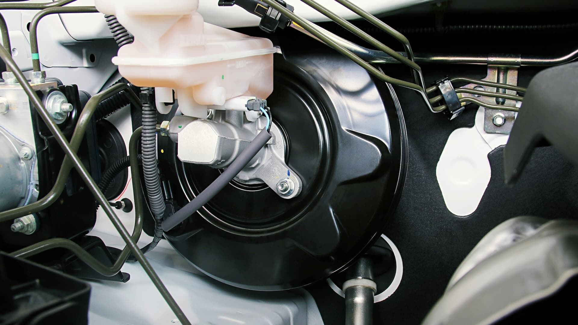 Peran Penting Booster Rem dalam Sistem Rem Mobil