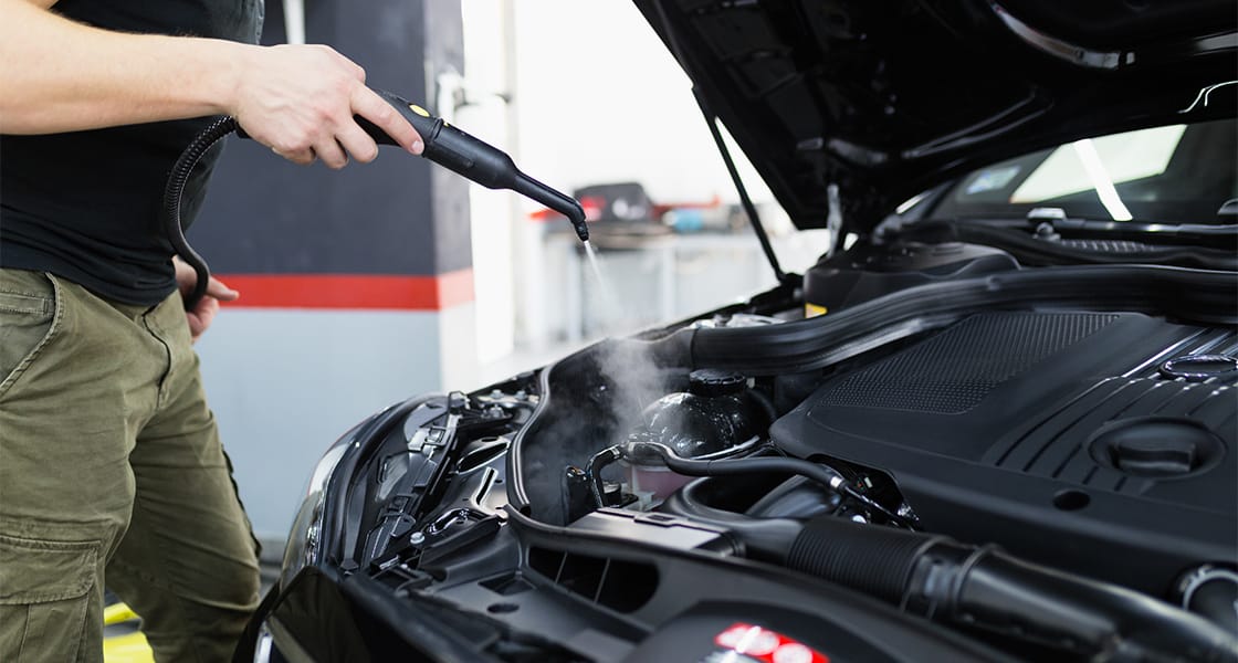 Apakah Cuci Mesin Mobil Berbahaya? Kenali Lebih Lanjut di Sini!
