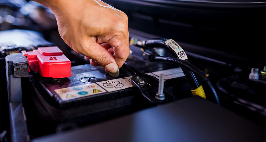 Pahami Aki Mobil: Fungsi, Jenis, Harga, dan Pentingnya Cas Aki