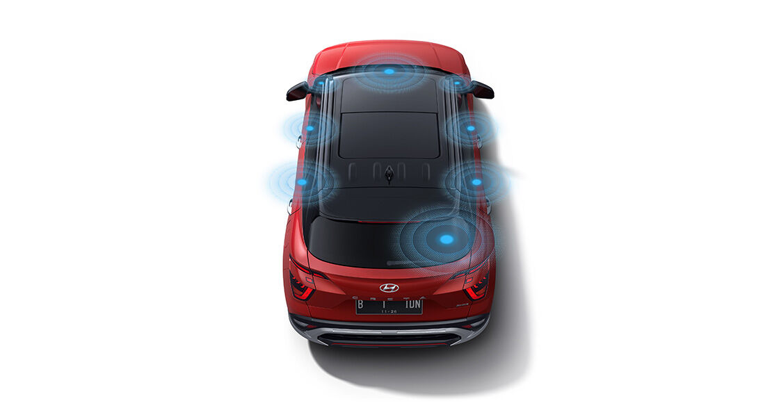 Three-zone, Independent-control, fully automatic air conditioning 